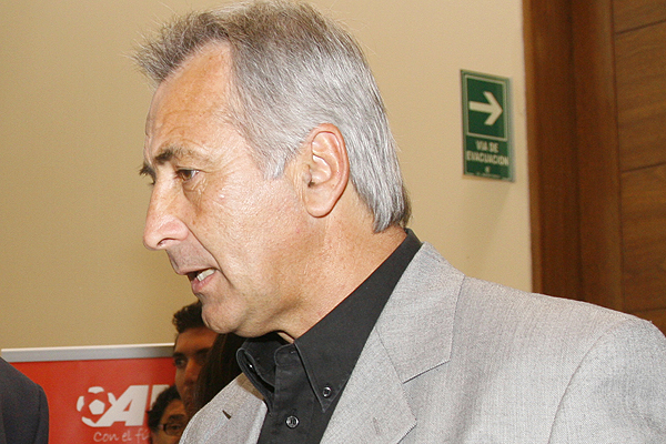 12725716---el-mercurio-y-anfp-lanzan-triunfadores---19052010---1838_18241