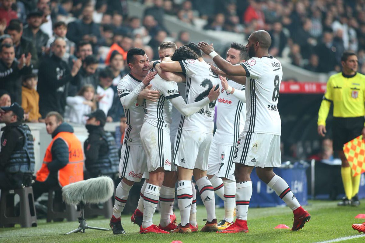 Besiktas Gary Medel (BES 2)