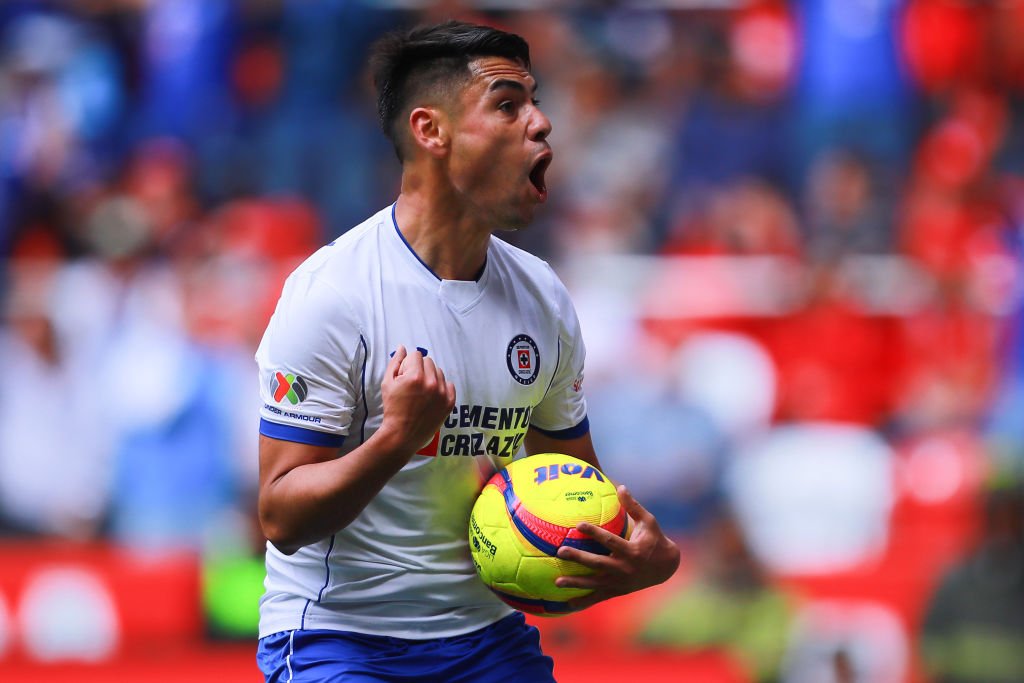 Felipe Mora 4