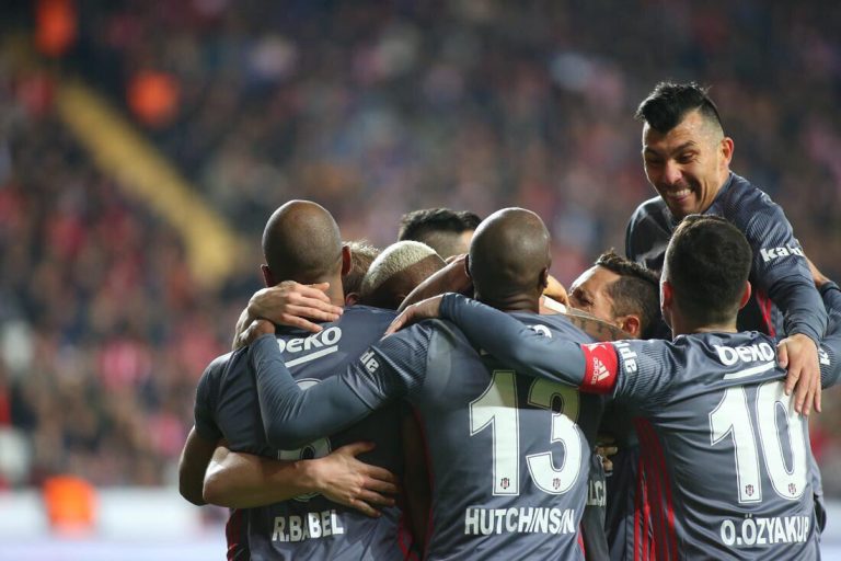 Gary Medel Besiktas