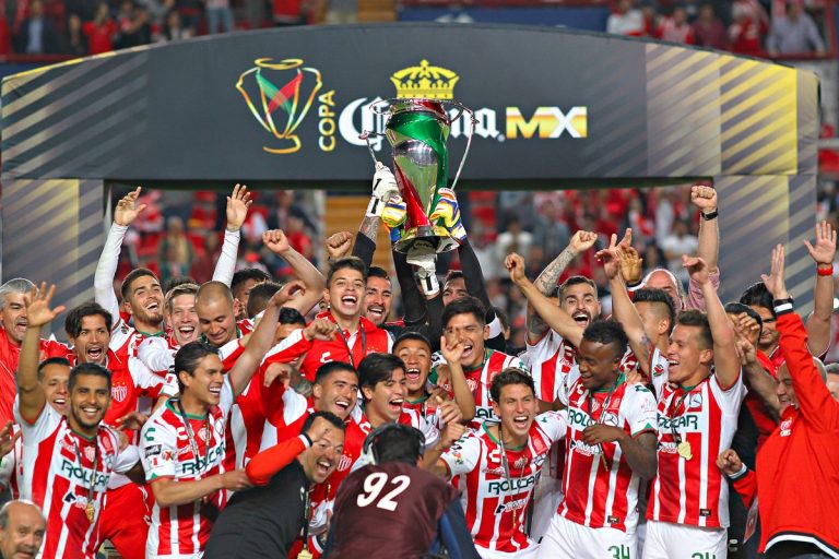 Necaxa campeon (Copa Corona MX 1)