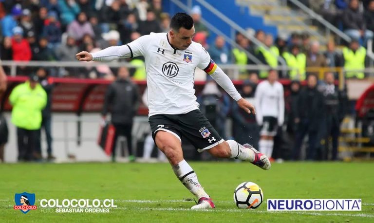 CC Esteban Paredes (Colo Colo 1)