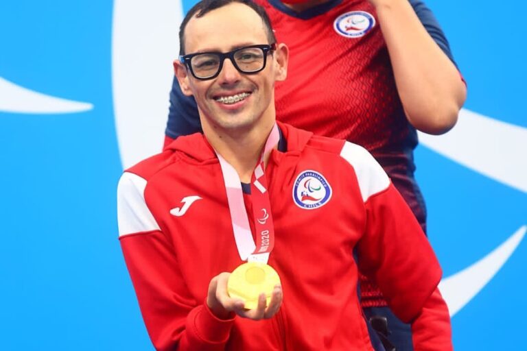 Alberto Abarza ORO Tokio 2020 (Paralimpico Chile Face 3)