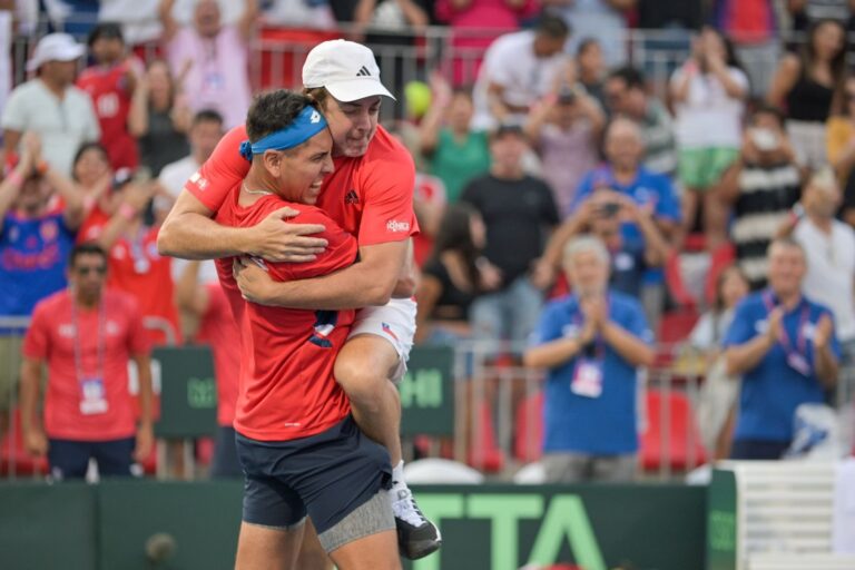 Alejandro Tabilo y Nicolas Massu (Team Chile 1)