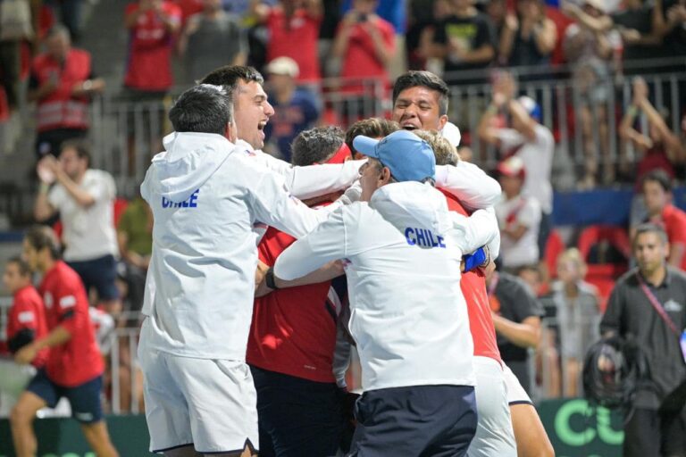 Chile festejo final vs Peru (Team Chile Face - Reves Fotografico 3)