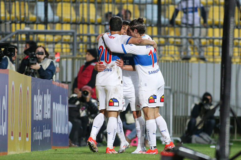 Glorias Navales vs Universidad Católica