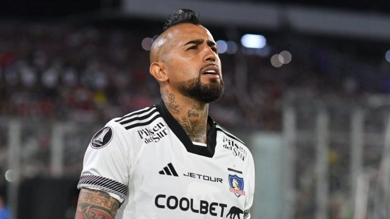 Arturo Vidal en picada contra bloque Vial/Ruiz-Tagle de Blanco y Negro: “Lo único que sé es que dañan a Colo Colo, espero se puedan ir lo antes posible”